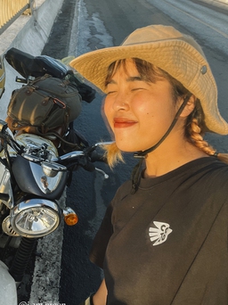 Cô gái ‘cưỡi’ mô tô một mình phượt xuyên Việt trong 42 ngày