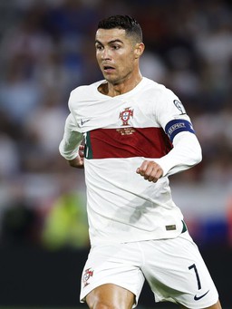 Ronaldo chơi mờ nhạt khiến đội tuyển Bồ Đào Nha thắng nhọc