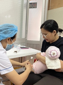 TP.HCM: Nguồn vắc xin tiêm chủng mở rộng trở lại dồi dào