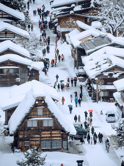 Ngẩn ngơ ngắm mùa đông cổ tích ở Shirakawa-go, Nhật Bản