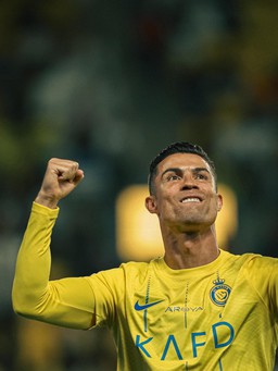 Ronaldo lại ghi bàn giúp Al Nassr thắng trận, vượt mặt Messi ở thống kê bất ngờ