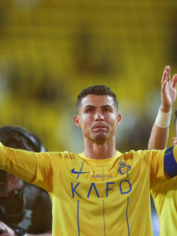 Ronaldo được thủ môn đối phương 'tặng quà', đưa Al Nassr vào tứ kết AFC Champions League