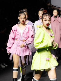 Almira Bảo Hà, Kelly Ngọc Anh khoe thần thái trên sàn diễn Seoul Fashion Week