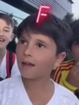 Con trai Messi gây sốt mạng xã hội trong cuộc thi thử thách đoán tên cầu thủ