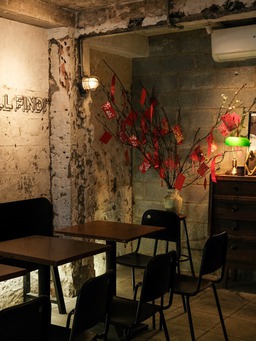 'Điểm danh' các quán cà phê tiện cho việc đọc sách & làm việc tại Sài Gòn
