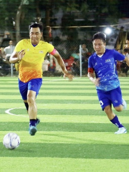 Đà Nẵng: Khởi tranh giải bóng đá của cán bộ gây quỹ từ thiện
