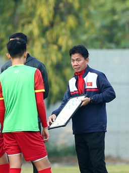 Tại sao HLV Hoàng Anh Tuấn không thể tạm quyền dẫn dắt đội tuyển Việt Nam?

