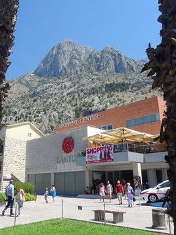 Du khách đã biết 5 khu trung tâm mua sắm ấn tượng này tại Montenegro?