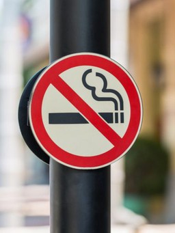 4 triệu chứng cảnh báo ung thư đối với người hút thuốc