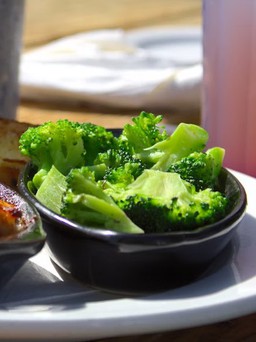 Ăn gì trước mỗi bữa ăn để ngăn mức đường huyết tăng vọt?
