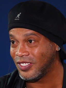 Khó tin: Ronaldinho xin vé xem đội tuyển Brazil vẫn tuyên bố tẩy chay… Copa America