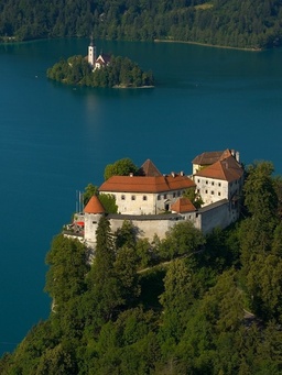 Du lịch đến Slovenia, quốc gia của những tòa lâu đài