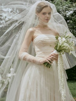 Váy cưới lãng mạn cho quý cô hiện đại mùa thu 2025