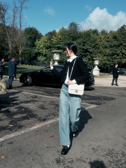 Quần jeans và áo tweed là cặp đôi ăn ý nhất mùa lạnh