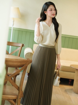 Chân váy xếp ly dẫn đầu xu hướng thời trang phái nữ