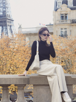 Áo cổ lọ trung tính khẳng định vẻ đẹp thời thượng ngày thu