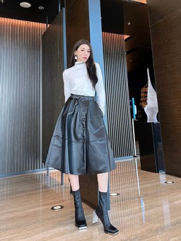 Nâng cấp tủ đồ với phong cách tối giản thanh lịch cho những ngày se lạnh