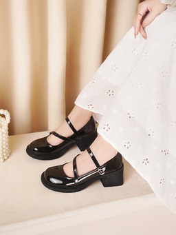 Những kiểu giày tăng thêm cá tính cho phong cách của bạn