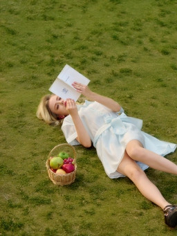 Trang phục trắng tinh khôi khuấy đảo thời trang hè 2025