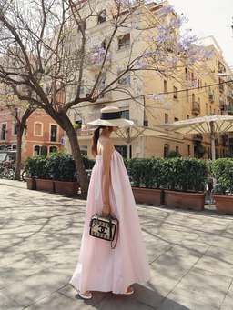 Mẫu váy mùa hè tươi mới, sang trọng đang thịnh hành năm 2025