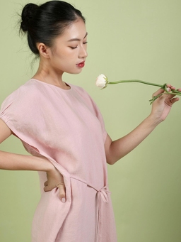 Trang phục đẹp nhất ngày nắng là váy không tay