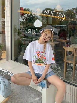 Thoải mái tôn dáng với áo thun oversized ngày hè