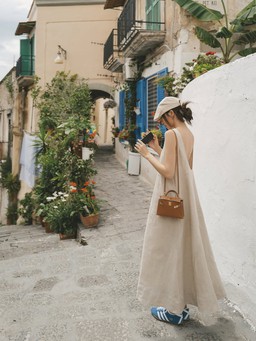 Những đôi giày tối giản, hợp với mọi kiểu trang phục hè