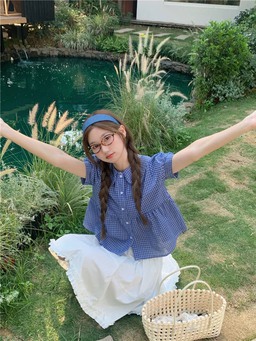 Áo cổ sen vừa nữ tính lại pha chút hoài cổ