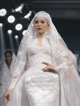 Hoa hậu Kỳ Duyên trở lại sàn runway, hóa công nương trong váy cưới lộng lẫy