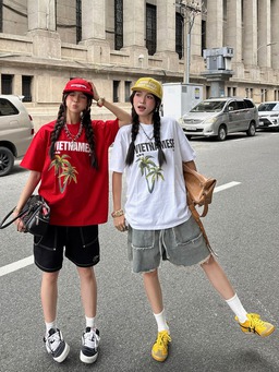 Lan tỏa tinh thần Việt qua những bộ trang phục thời trang mùa lễ