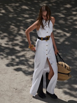 Mẹo phối phụ kiện kim loại trong phong cách công sở hiện đại