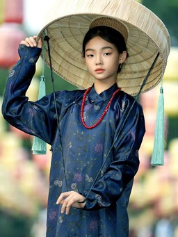 Phong cách thời trang ấn tượng của diễn viên nhí 'Đồi hành xác'