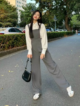 Tuyệt chiêu ‘trẻ mãi không già’ với quần yếm năng động