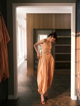 Sức hút của quần bong bóng: Khi phom dáng độc đáo dẫn đầu xu hướng