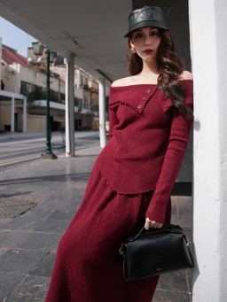 Áo trễ vai phối mũ: Công thức thời trang đang được nhiều cô gái yêu thích