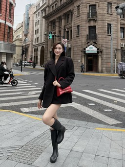 Sải bước cùng bốt cổ cao chuẩn phong cách đường phố