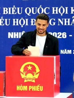 Đỗ Hoàng Hên hào hứng đi bầu cử: Trách nhiệm lớn lao với Tổ quốc Việt Nam