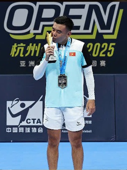 Pickleball: Lý Hoàng Nam cạnh tranh hấp dẫn với Triệu 'cầu lông'