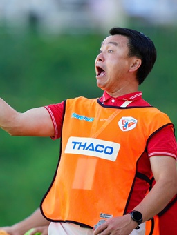 Món quà đặc biệt tặng con gái của HLV Vũ Văn Trung