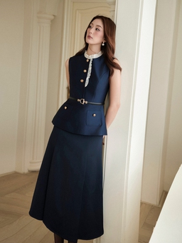 Sang trọng mà nữ tính nơi công sở cùng áo vest cách điệu