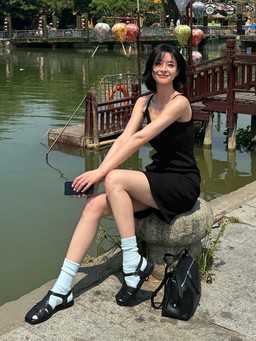 Không cần rực rỡ, trang phục màu đen vẫn giúp nàng nổi bật theo cách riêng