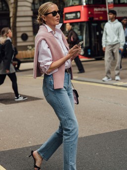 Phối đồ cực cuốn với quần jeans ống đứng