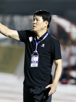 HLV Vũ Tiến Thành chia tay Ninh Bình, tái hợp HAGL khi V-League còn rất nóng
