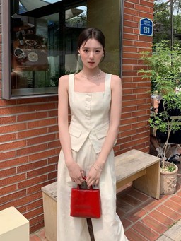 Không cần hở bạo, trang phục cổ vuông vẫn quyến rũ khó cưỡng