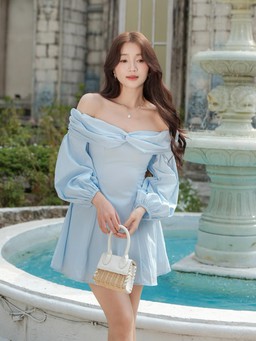 Đầm trễ vai dáng xòe khuấy động đường phố ngày hè