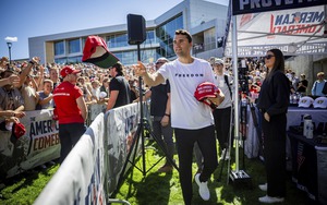 Charlie Kirk, đồng minh vừa bị ám sát của ông Trump là ai? - Ảnh 3.