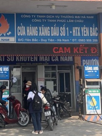 Hà Nam: Phạt 15 triệu đồng cửa hàng bán xăng theo định mức