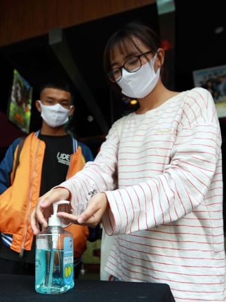 Chuyên gia đánh giá sân bay Tân Sơn Nhất thiếu nước khử khuẩn