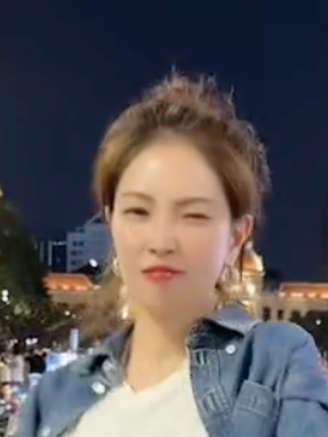 Nữ ca sĩ Hàn Quốc gây sốt với clip nhảy trên phố đi bộ Nguyễn Huệ