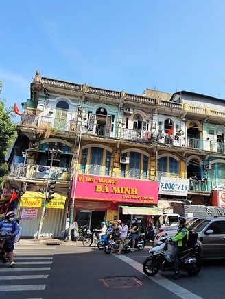 Người dân chung cư 440 Trần Hưng Đạo chuyển đến nơi ở mới